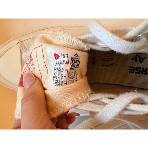 Athletic_Shoes